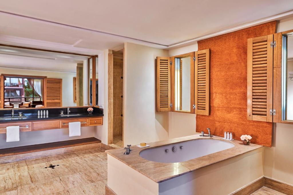 Hôtel & Ryads Barrière Le Naoura Marrakech 03