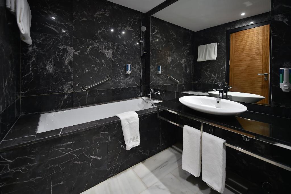 Le Yacht Suites Hotel Casablanca 03