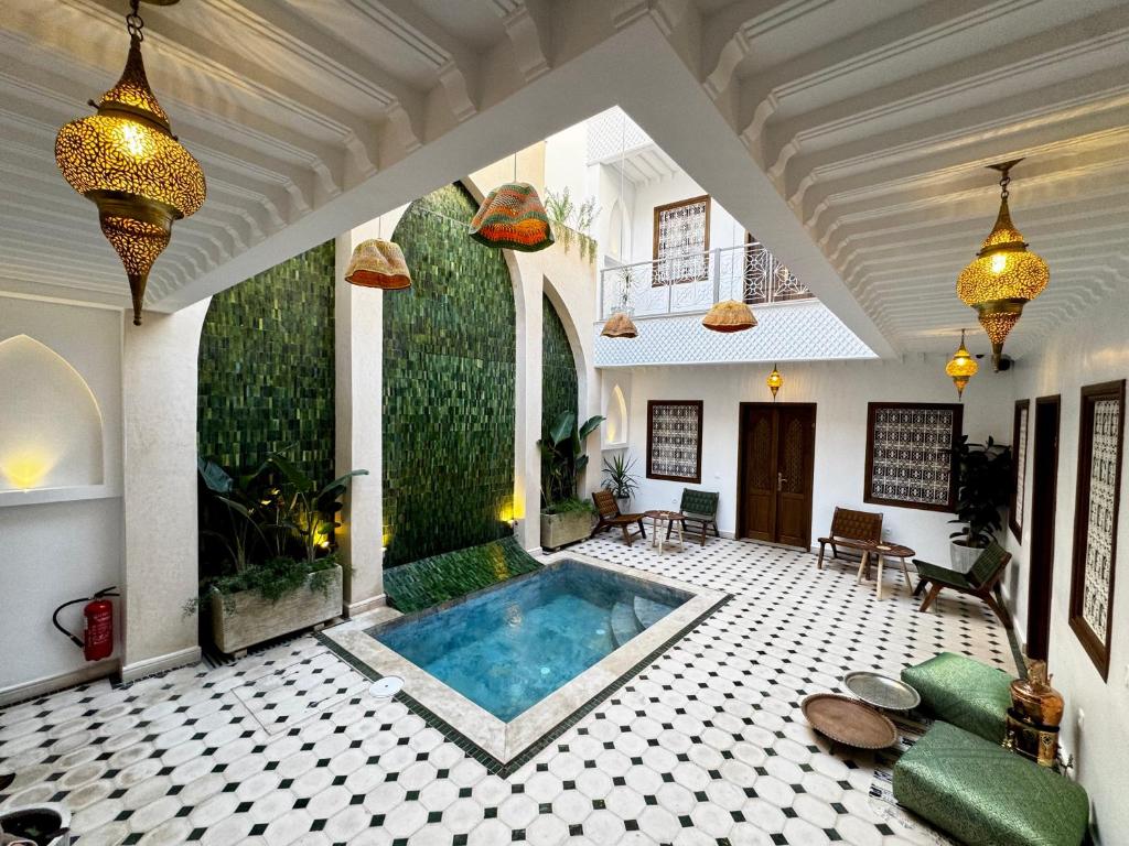 Riad Jô